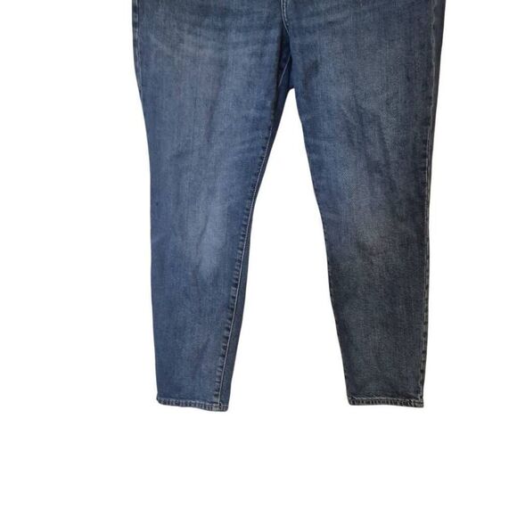 Old Navy Women's Medium Wash Blue Cotton/Spandex Mid-Rise OG Straight Secret Sli - Picture 4 of 12